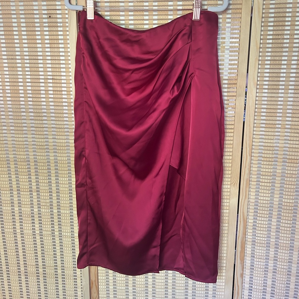 HALARA NWOT SIZE L High Waist Side Zip Ruched Satin-Like Midi Party Skirt